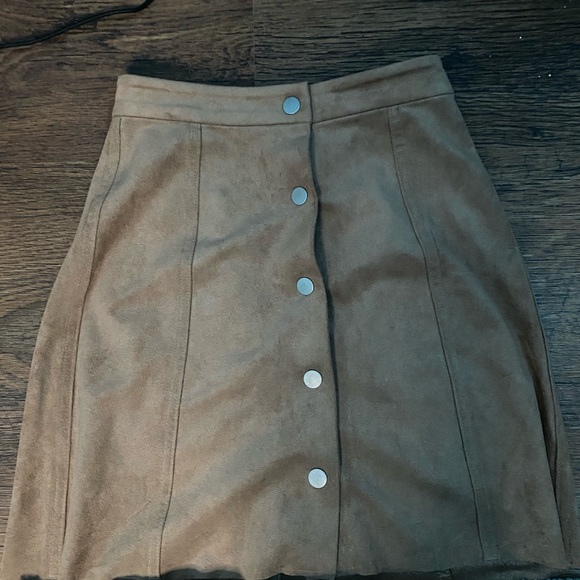 Aritzia Wilfred Free Skirt - Picture 4 of 4